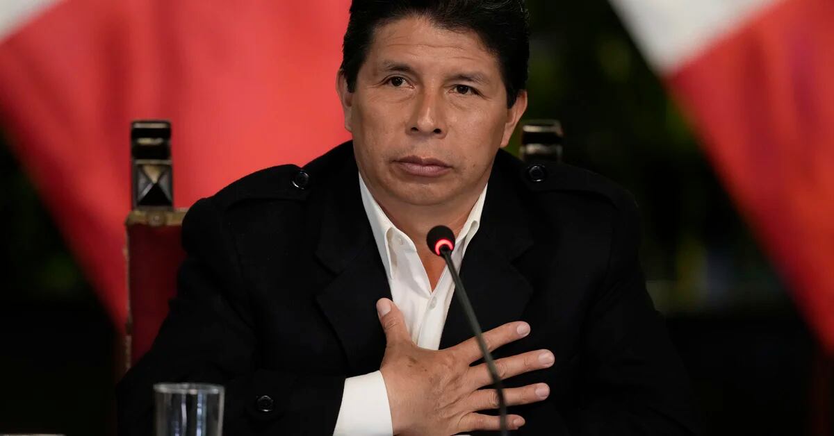 Pedro Castillo disolvió el Congreso de la República y la oposición denunció un golpe de Estado