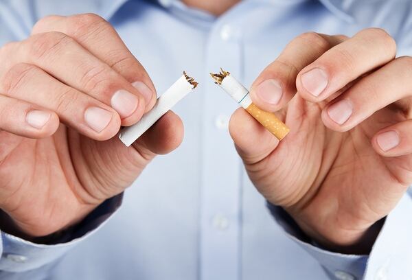 Dejar el cigarrillo es la acción más saludable para prevenir la aparición del cáncer de pulmón (iStock)