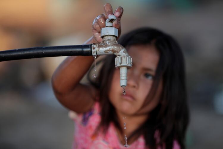Una niña de la comunidad Wichi, en Salta, Argentina (Reuters)