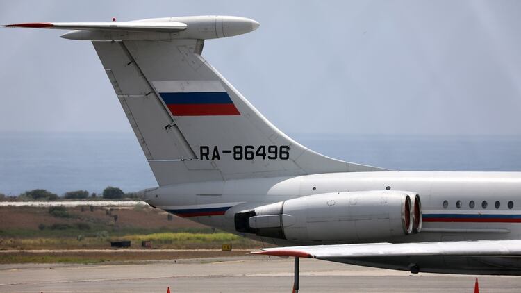El avión ruso que llegó este lunes  24 de junio a Caracas (REUTERS/Manaure Quintero)