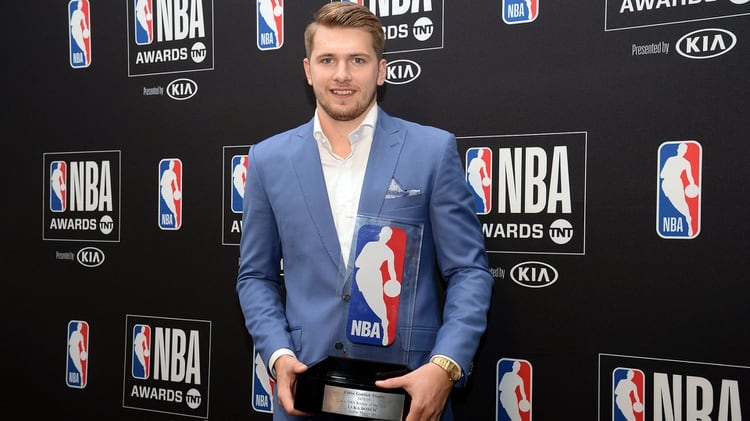 Luka Doncic fue elegido como el Rookie del año (USA TODAY Sports)