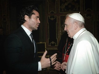 Together with Pope Francis (Instagram: eduardoverastegui)