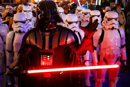 El villano de Star Wars, el elegido para proteger la identidad del millonario ganador en Jamaica 