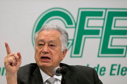 Según el presidente López Obrador y el titular de la CFE, Manuel Bartlett, la empresa paraestatal ahorraría más de US $ 4 mil millones con la renegociación de siete gasoductos (Foto: EFE / Mario Guzmán)