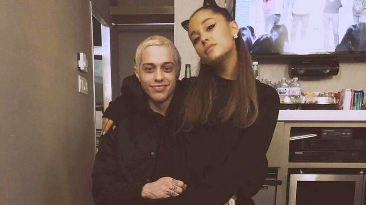 Ariana Grande y Pete Davidson iniciaron su relación en mayo de 2018 y se comprometieron un mes después (Instagram Ariana Grande)