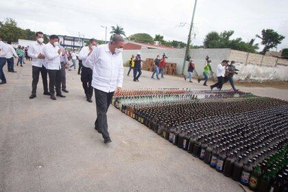 El gobernador de Campeche presidió la acción (Foto: Twitter / @ AysaGonzalez)