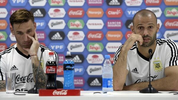 En la conferencia de prensa de hoy, hablaron Lucas Biglia y Javier Mascherano (AFP)
