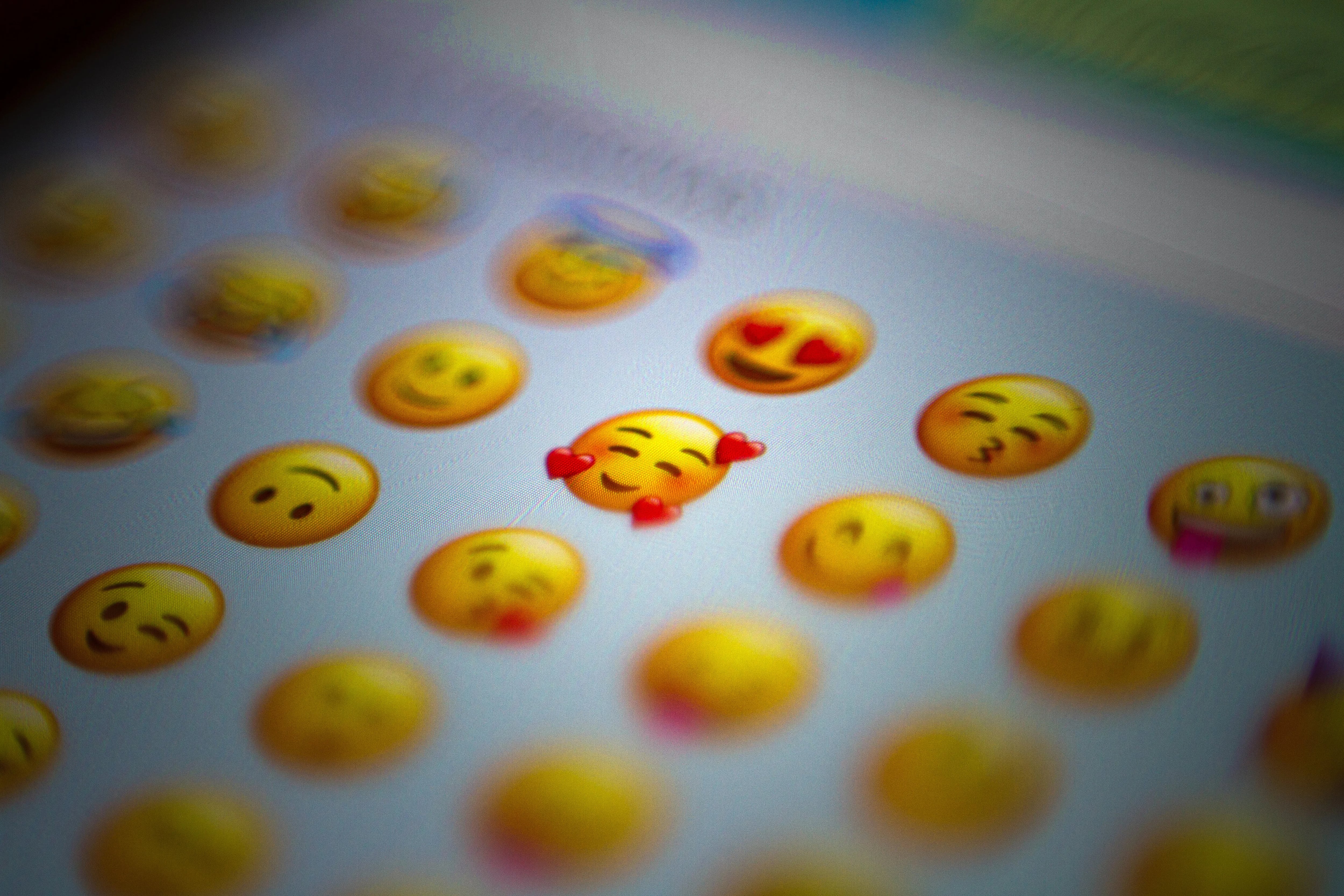 Aunque informalmente, cada 17 de julio se celebra el día mundial de emoji. (FOTO: Unsplash)