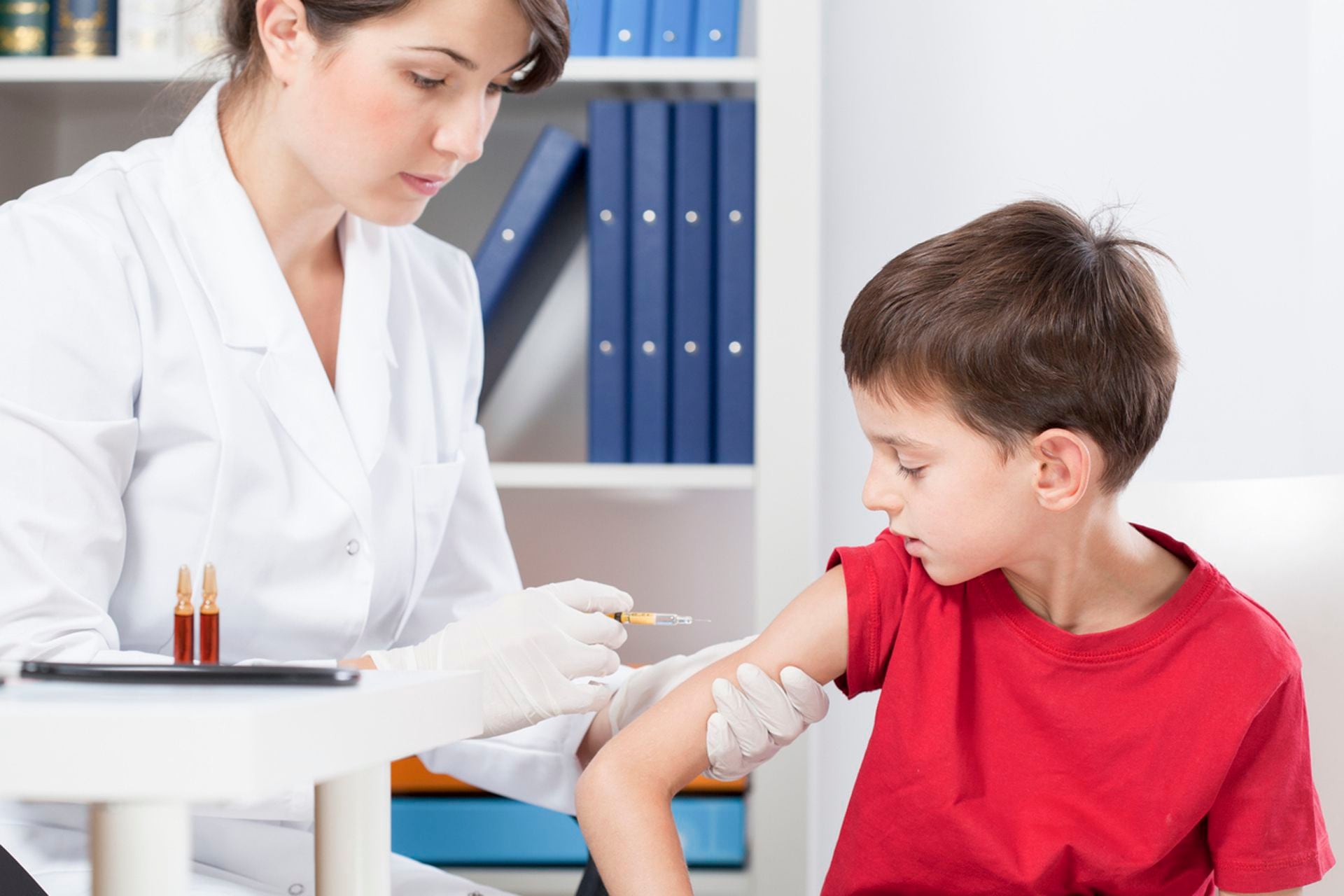 Es imprescindible vacunar a niños y niñas contra el VPH para evitar tumores en edad adulta