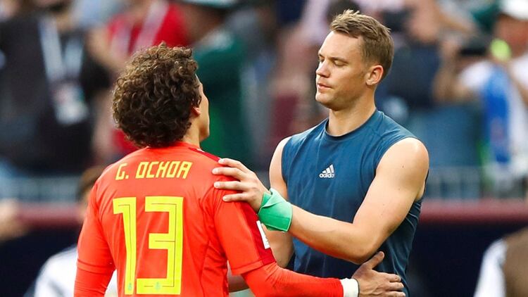 Guillermo Ochoa -que enfrentÃ³ en el Mundial 2018 a Neuer- tendrÃ­a ofertas del Watford, el Basel y la MLS para abandonar al Standard de Lieja de BÃ©lgica (Foto: Reuters)