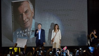 Mauricio Macri y Juliana Awada en la presentación del libro Primer Tiempo. foto Gustavo Gavotti