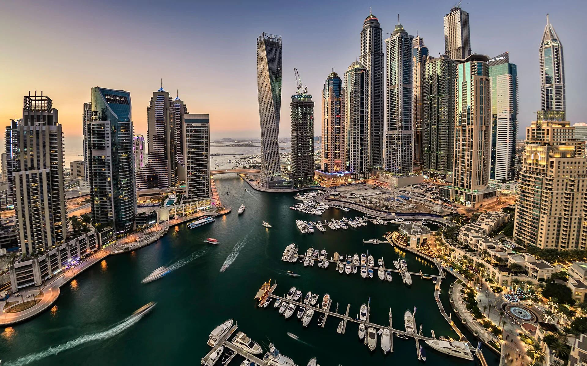 La ciudad de Dubái atrae turistas de todo el mundo debido a su moderno y lujoso estilo (Getty)