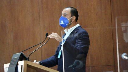 Cortés criticó duramente el uso político que le dio el gobierno de AMLO al inicio de la campaña de vacunación contra el COVID-19 (Foto: Twitter @MarkoCortes)