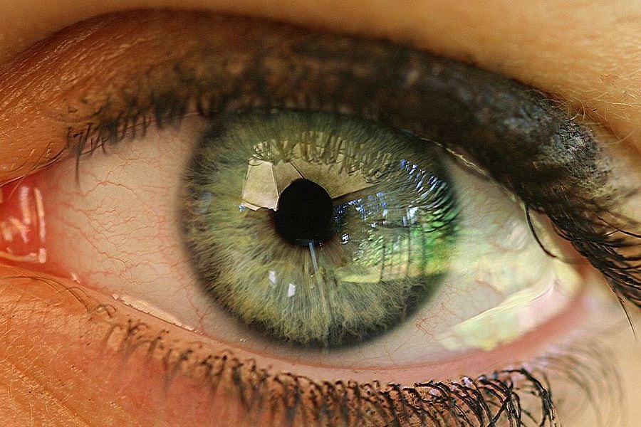 Los ojos secos son la primer alerta de fatiga visual e indica que es hora de visitar a un especialista antes de recurrir a la automedicación.(Pixabay).
