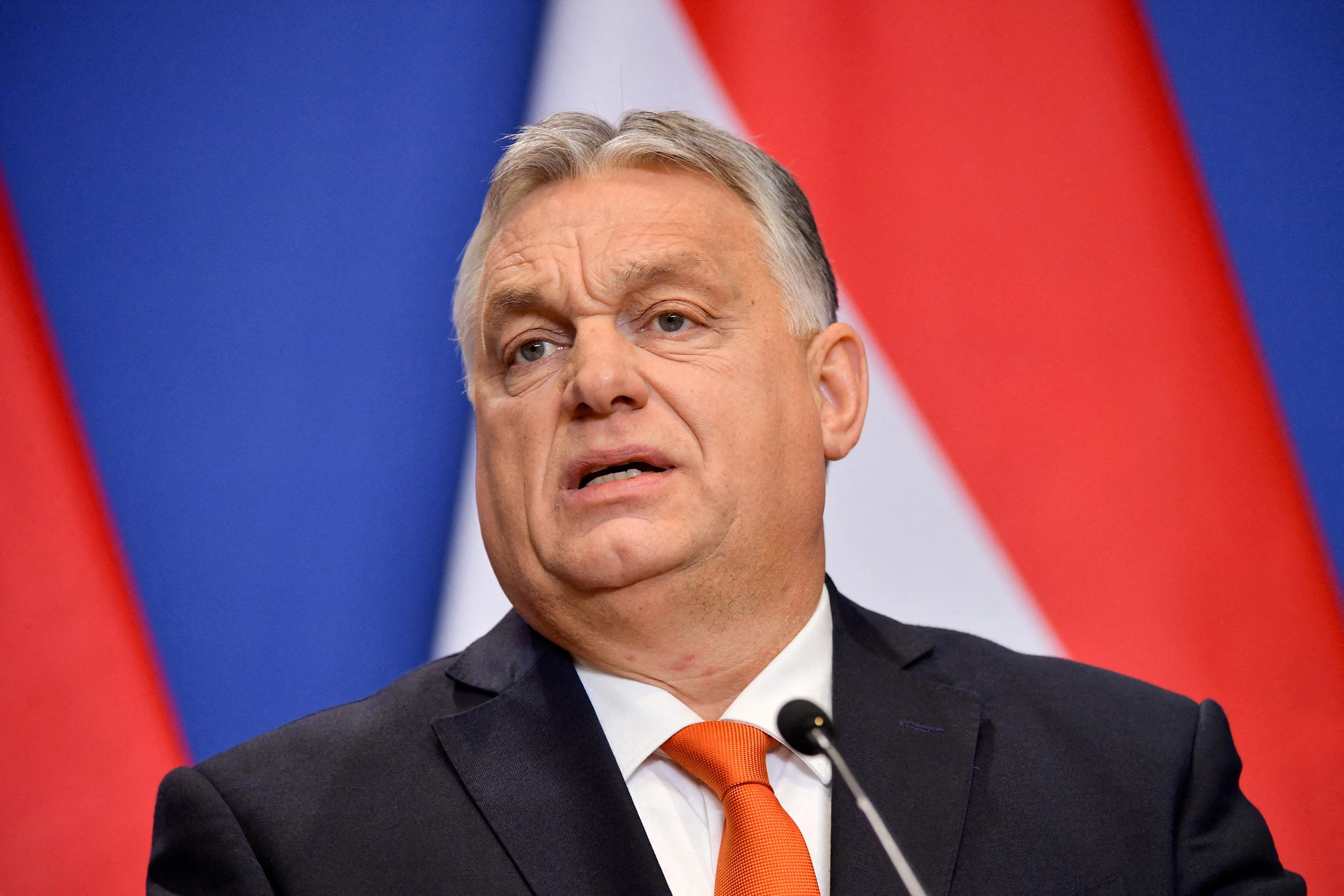 Tensión entre Hungría y Ucrania: Orban bloqueará los fondos para armar a Kiev si Zelensky mantiene las sanciones a su mayor banco