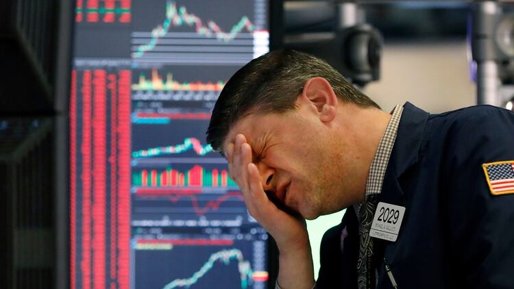 La caída de Wall Street se produjo a pesar de un ambicioso plan de estímulo monetario de la Reserva Federal de los Estados Unidos, que bajó su tasa de referencia a cero.