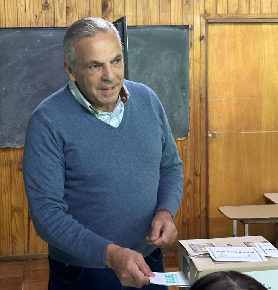 Jorge Sapag votó en las elecciones que perdió el MPN