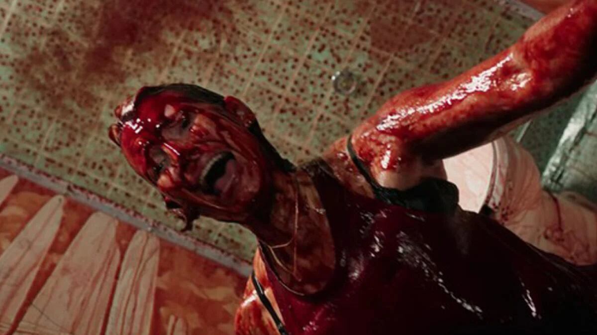 En las películas de terror suelen usar sangre falsa para las escenas, pero para IT 2 se rompió el récord, ya que usaron más de 20 mil litros de este elemento.