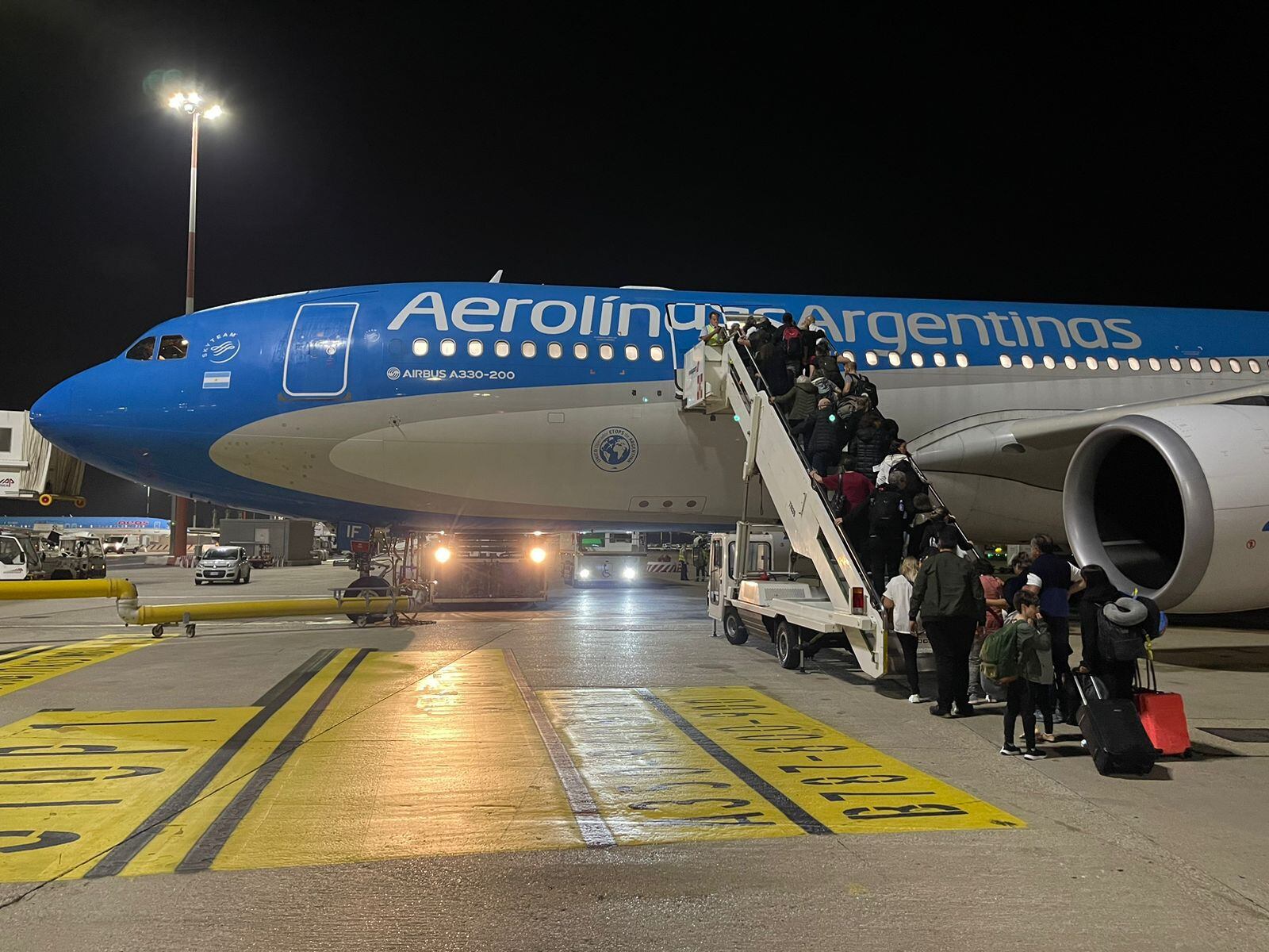 Los argentinos que fueron evacuados desde Israel hacia Roma y regresan a Argentina
