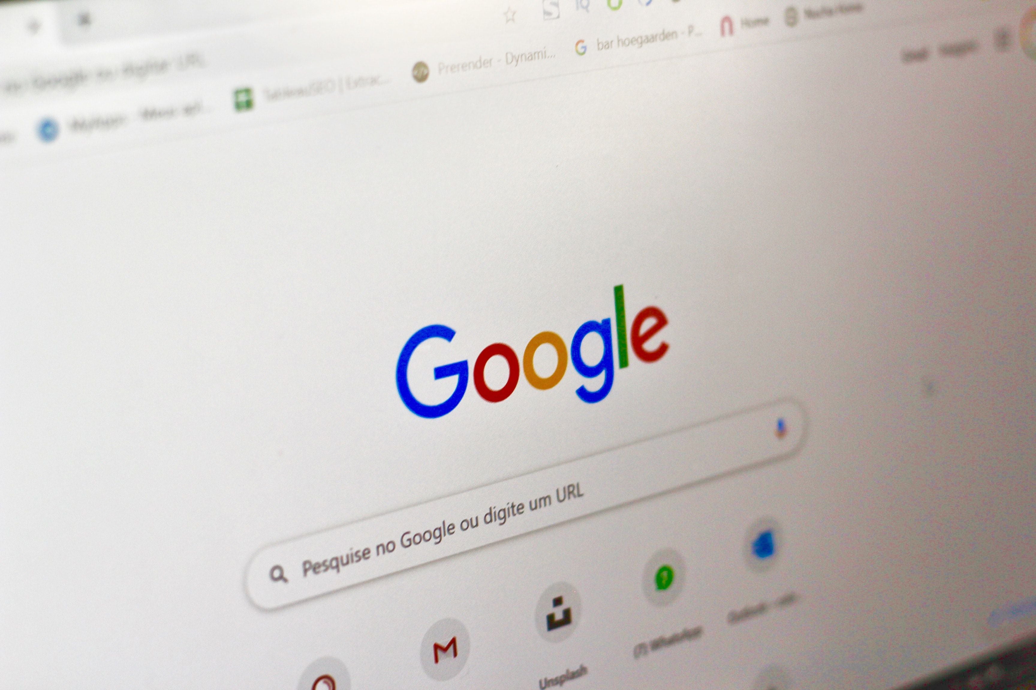 Eliminar resultados de búsqueda y difuminar contenido explícito permitirán mejorar la experiencia de los usuarios en el buscador de Google