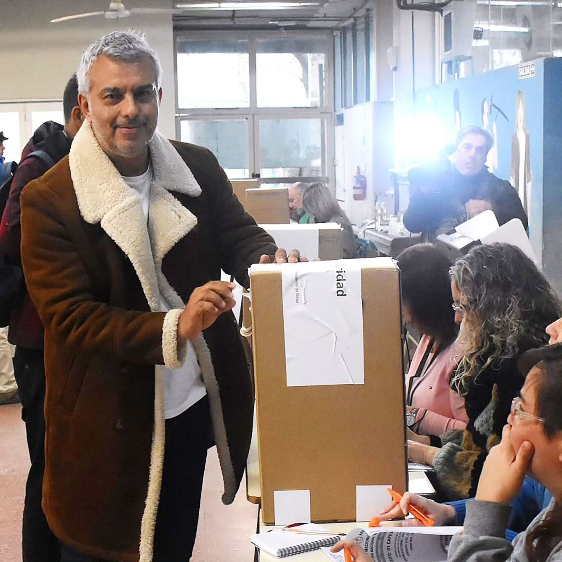  Mario Massaccesi el primero de la fila en su colegio (Foto: Instagram)
