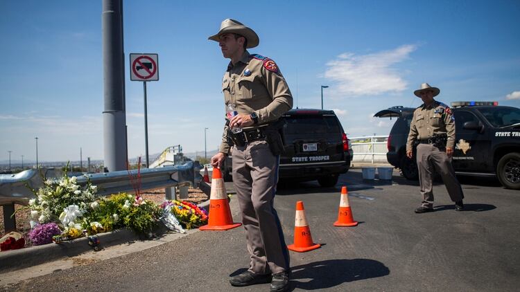 Los investigadores federales en El Paso dijeron que estaban tratando el tiroteo como un acto de terrorismo doméstico (Celia Talbot Tobin / The New York Times)