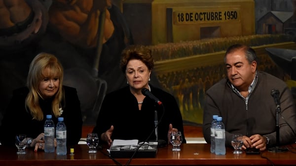La ex presidente de Brasil, Dilma Rousseff, presente en el acto de la CGT en el Día del Trabajador en Argentina (Foto: Nicolás Stulberg)