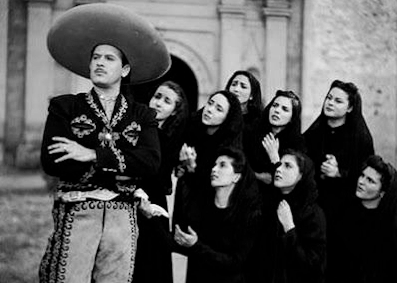 Los tres García”: la película que marcó un antes y después en la relación  entre Pedro Infante y Sara García - Infobae