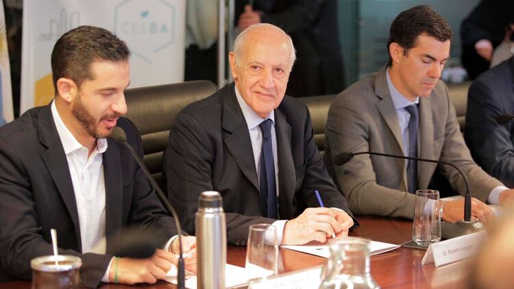 Roberto Lavagna junto a Matías Tombolini y Juan Manuel Urtubey, dos de los dirigentes más jóvenes de Consenso Federal