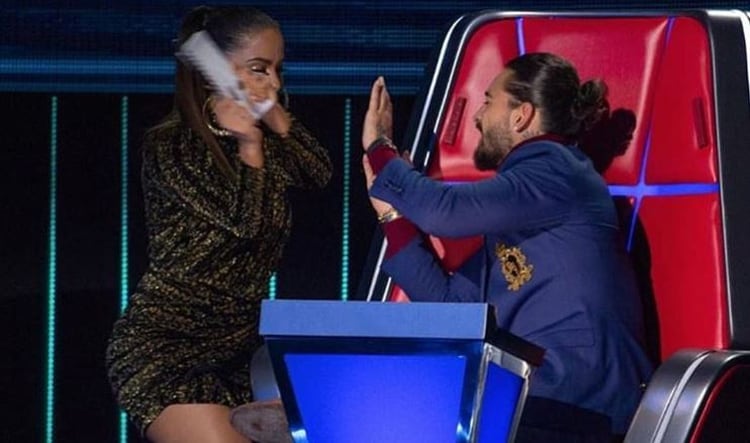 Anitta le pegó a Maluma en el programa de televisión que busca talentos (Foto: Captura Televisa)