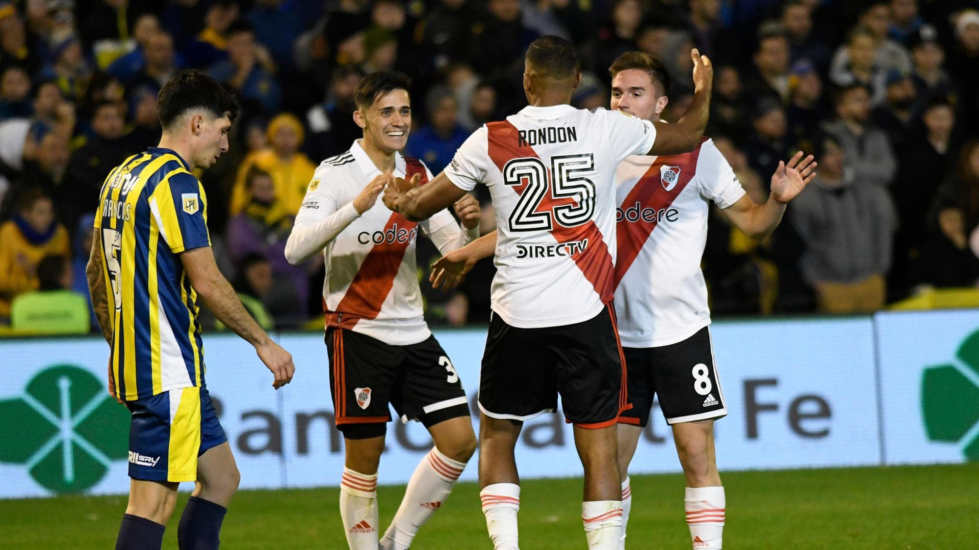 Con gol de Pablo Solari sobre la hora, River le empató el partido a Rosario Central (Crédito: Foto Baires)