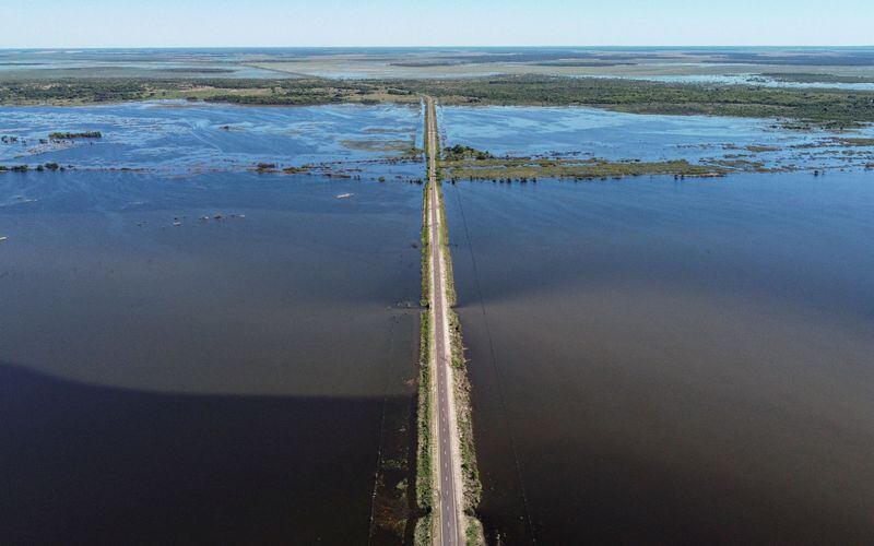 La imagen muestra un área de Corrientes afectada por las inundaciones en febrero pasado, después de haber sufrido sequía e incendios en la etapa previa  
REUTERS/Sebastián Toba NO RESALES. NO ARCHIVES