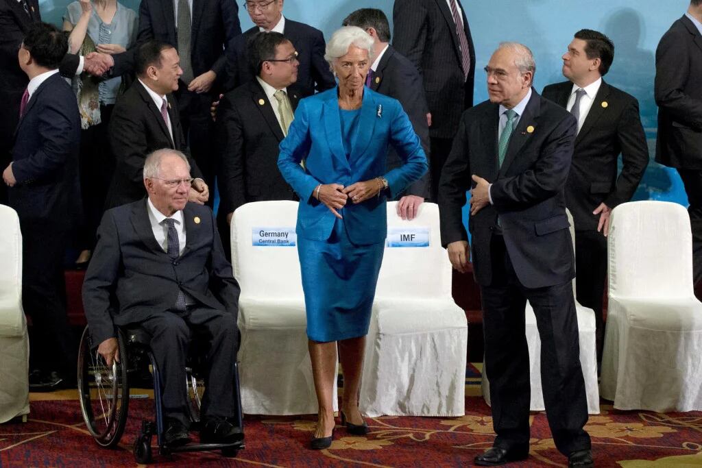 El ministro de Finanzas Wolfgang Schauble, la directora del FMI Christine Lagarde y el secretario general de la OECD Angel Gurria (AP)