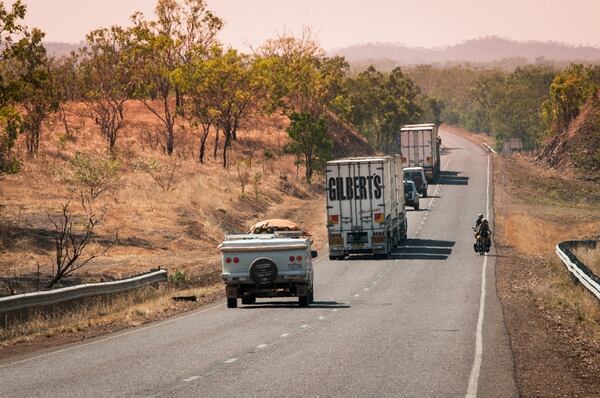 La Stuart Highway australiana tiene partes en las que no está reglamentada la velocidad máxima