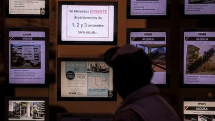 e calcula que el 80% del mercado se maneja en la informalidad por lo que consideran es fundamental la medida para que los inquilinos reciban facturas y puedan hacer cumplir sus derechos. Télam 
