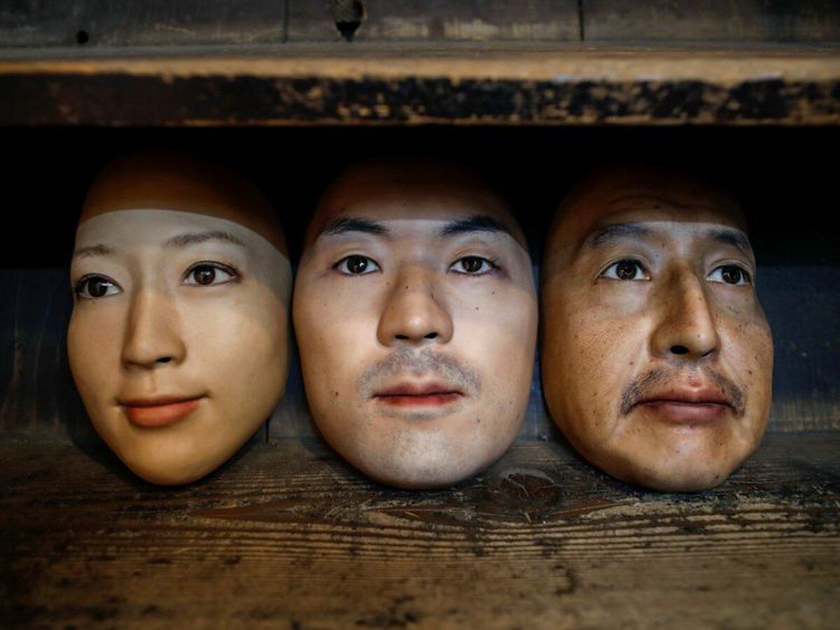 Usar la cara de otra persona: Japón pone a la venta mascarillas hiperrealistas - Infobae