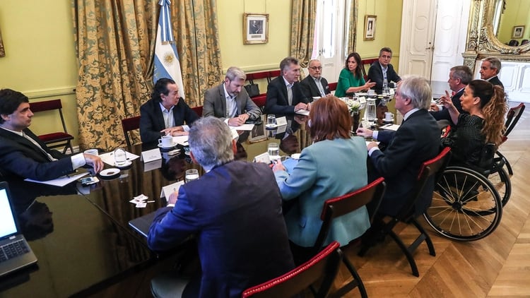Una de las poquísimas reuniones de Gabinete donde no estuvo Marcos Peña, que había ido a visitar la Base Marambio, a la Antártida. (Presidencia)