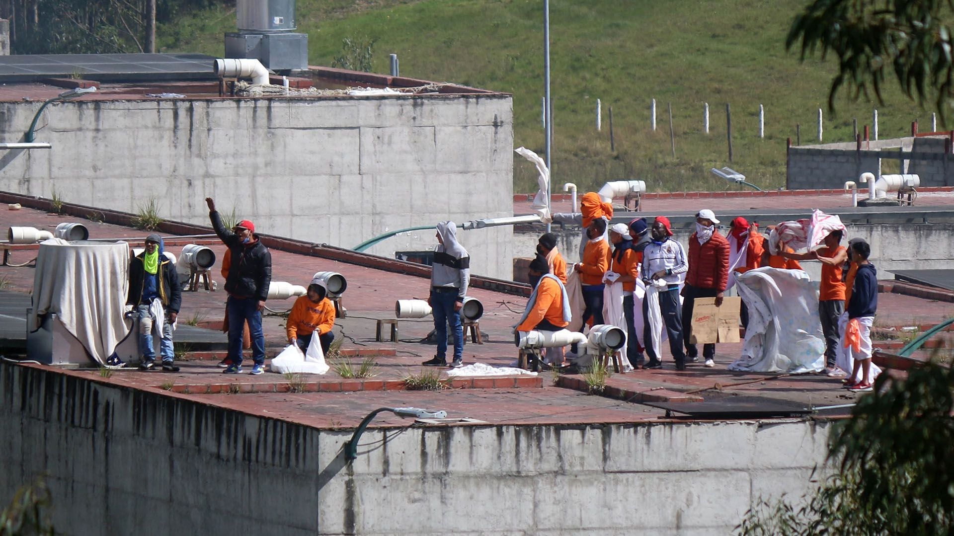 Los reos de 13 prisiones del país se mantienen en una huelga de hambre y las autoridades aún no revelan los motivos de la medida (FERNANDO MACHADO / AFP)