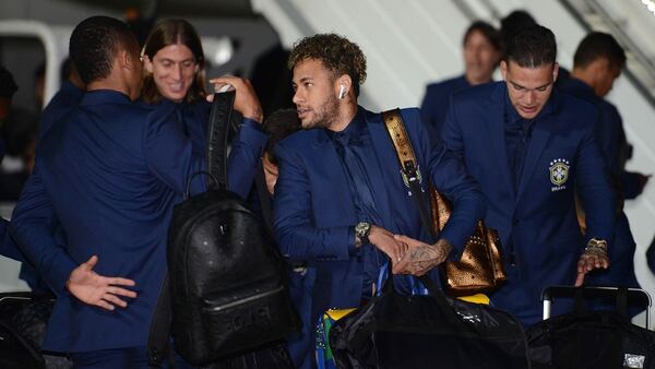 Neymar llamÃ³ la atenciÃ³n por su lujosa mochila valuada en mÃ¡s de 700 euros (Foto: Reuters)
