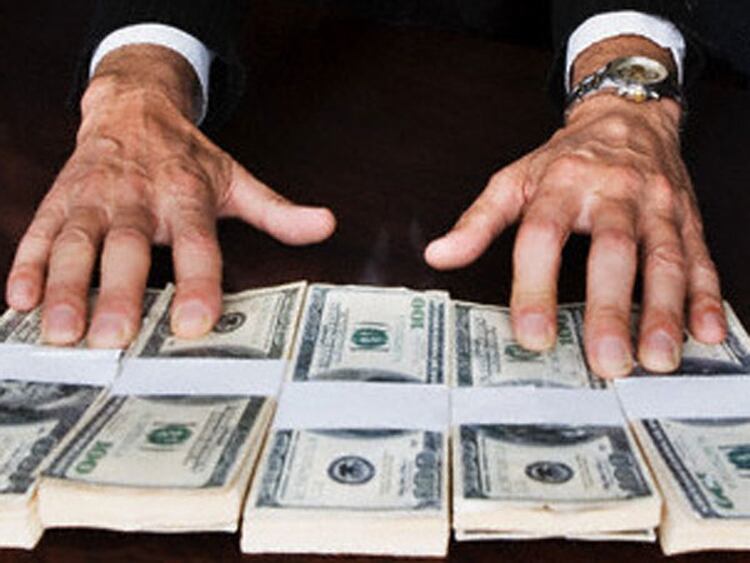 Las organizaciones delictivas han encontrado en el lavado de dinero un nicho para revender dólares estadounidenses (Foto: Archivo)