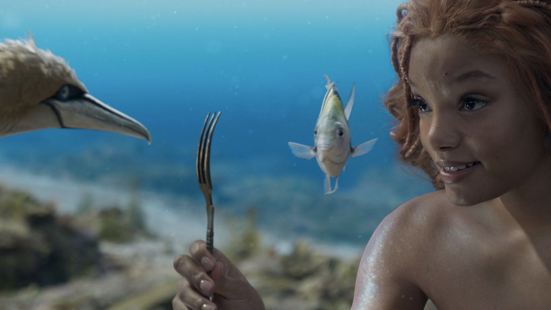 Bajo del mar: allí sitúa Disney su película de live action, estrenada hace algunos días y protagonizada por Halle Bailey. Imagen: Disney LA.