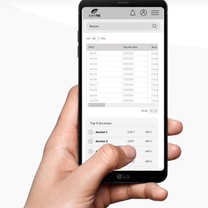 SaveTic tiene una versión móvil para que los usuarios vean la información en tiempo real con reportes personalizados