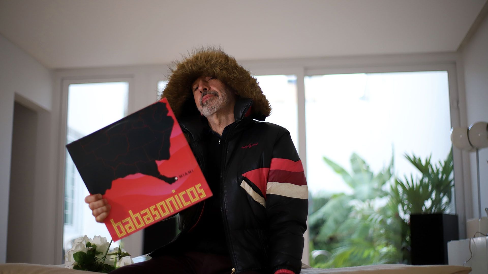 Con Miami en mano, uno de sus diseños más recordados del rock Argentino