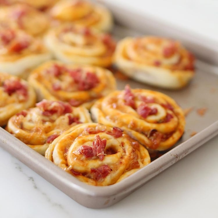 Rolls de jamón crudo y queso