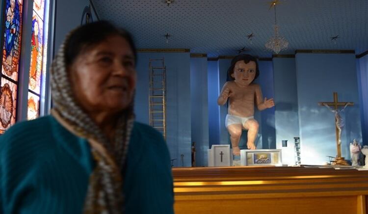 El Niño Dios viajó por carretera y con los brazos separados los 600 kilómetros que separan el taller de Barrueto, en Chimalhuacán, del municipio de Guadalupe. (Foto: EFE)