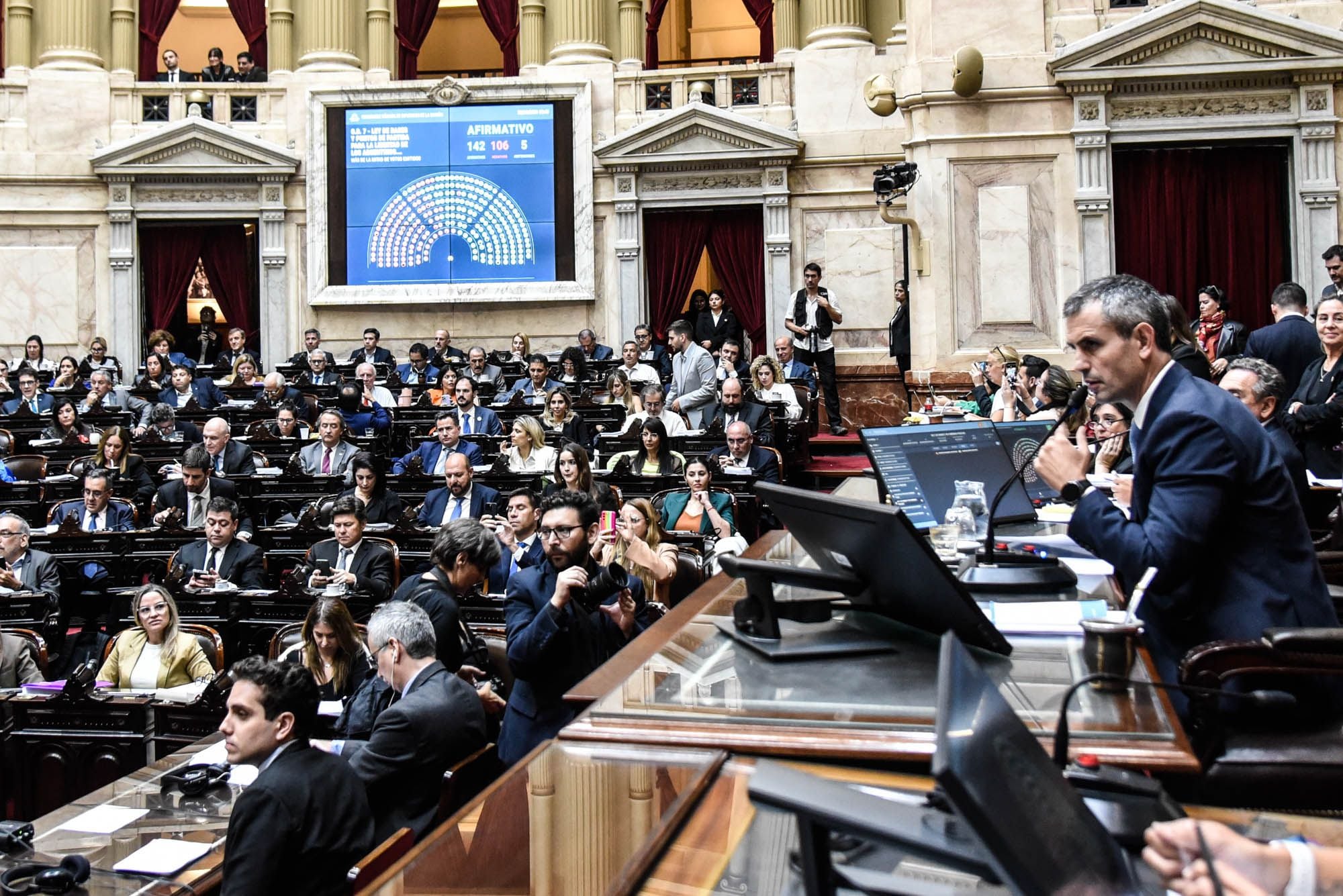 El presidente de la Cámara de Diputados de Argentina, Martín Menem, condujo una sesión exitosa para el oficialismo (EFE/Departamento de Fotografía de la Cámara de Diputados de Argentina)