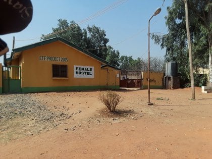 Uno de los albergues donde hombres armados secuestraron a estudiantes del Colegio Federal de Mecanización Forestal, en Kaduna, el 12 de marzo de 2021 (REUTERS/Stringer)