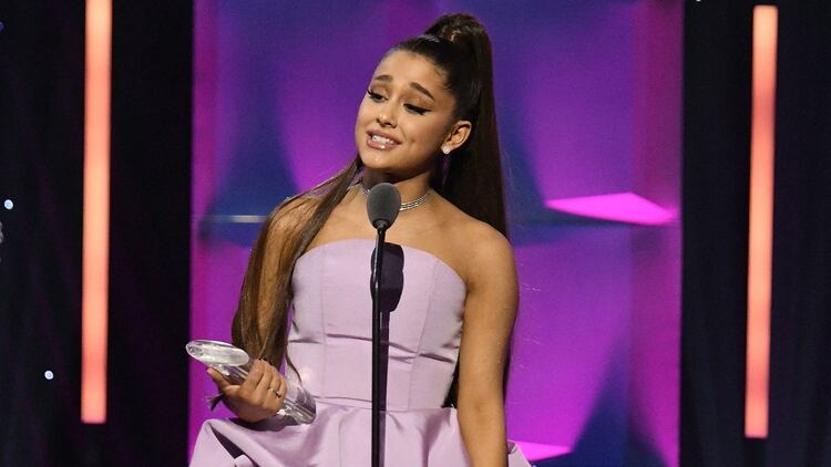 Ariana Grande recibiÃ³ el premio a la Mujer del AÃ±o de Billboard (AFP)