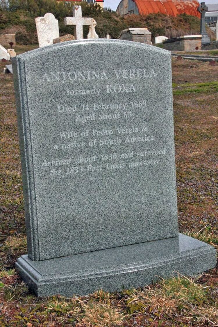 La tumba de Antonina Roxa en Puerto Argentino es una de las pocas de paisanos argentinos que se hallan en buen estado