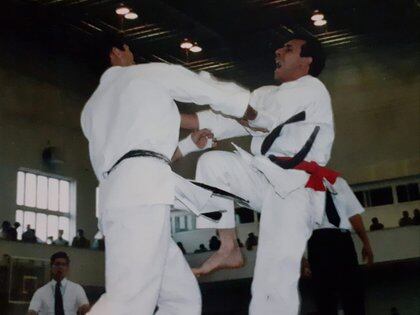 Héctor Maroli en el torneo de Okinawa, 1988